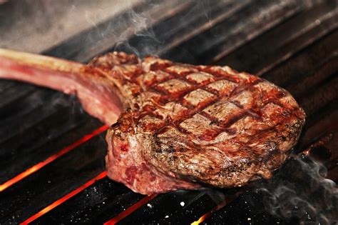 how to cook tomahawk steaks on a gas grill